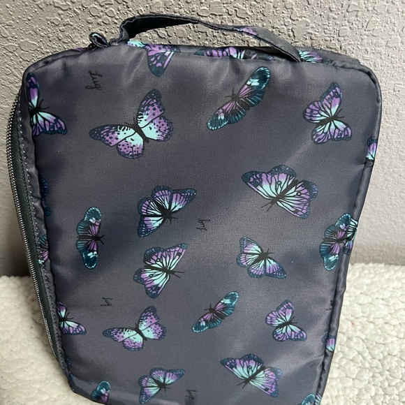 LUG BUTTERFLY GREY DELTA MINI NWOT With 1 1/2”  adjustable Crossbody Strap NIP - Picture 14 of 16